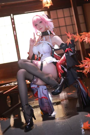 水淼Aqua《鸣潮 长离》主题写真：52张全套美图