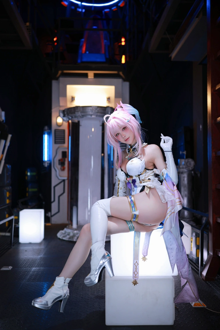 水淼Aqua《鸣潮 爱弥斯》主题写真：61张全套美图