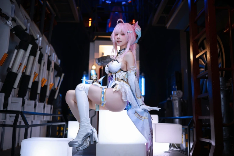 水淼Aqua《鸣潮 爱弥斯》主题写真：61张全套美图