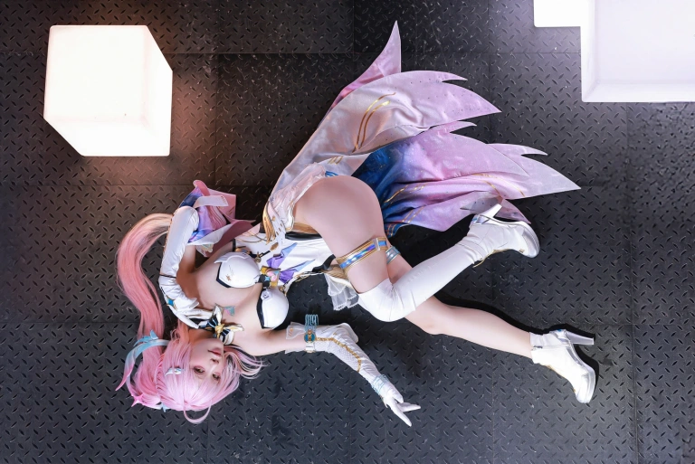 水淼Aqua《鸣潮 爱弥斯》主题写真：61张全套美图