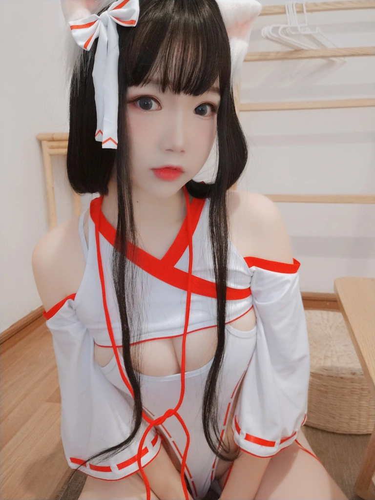 雪晴Astra《自撮りVol.4 神社の猫》主题写真：97张全套美图，含9个视频