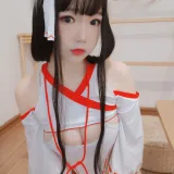 雪晴Astra《自撮りVol.4 神社の猫》主题写真：97张全套美图，含9个视频