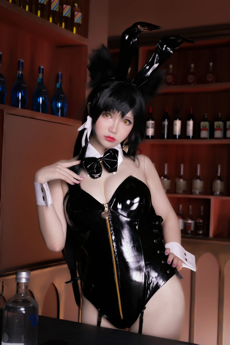 雪晴Astra《写真Vol.8 Azur Lane 爱宕兔女郎》主题写真：31张全套美图