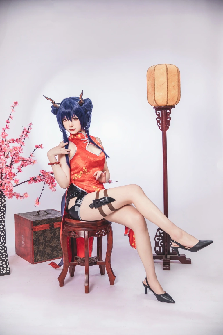 雪晴Astra《写真Vol.14 明日方舟 陈 旗袍》主题写真：18张全套美图