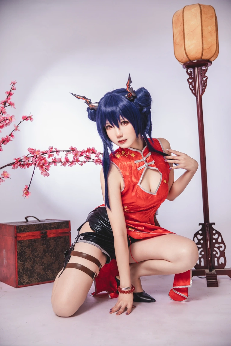 雪晴Astra《写真Vol.14 明日方舟 陈 旗袍》主题写真：18张全套美图