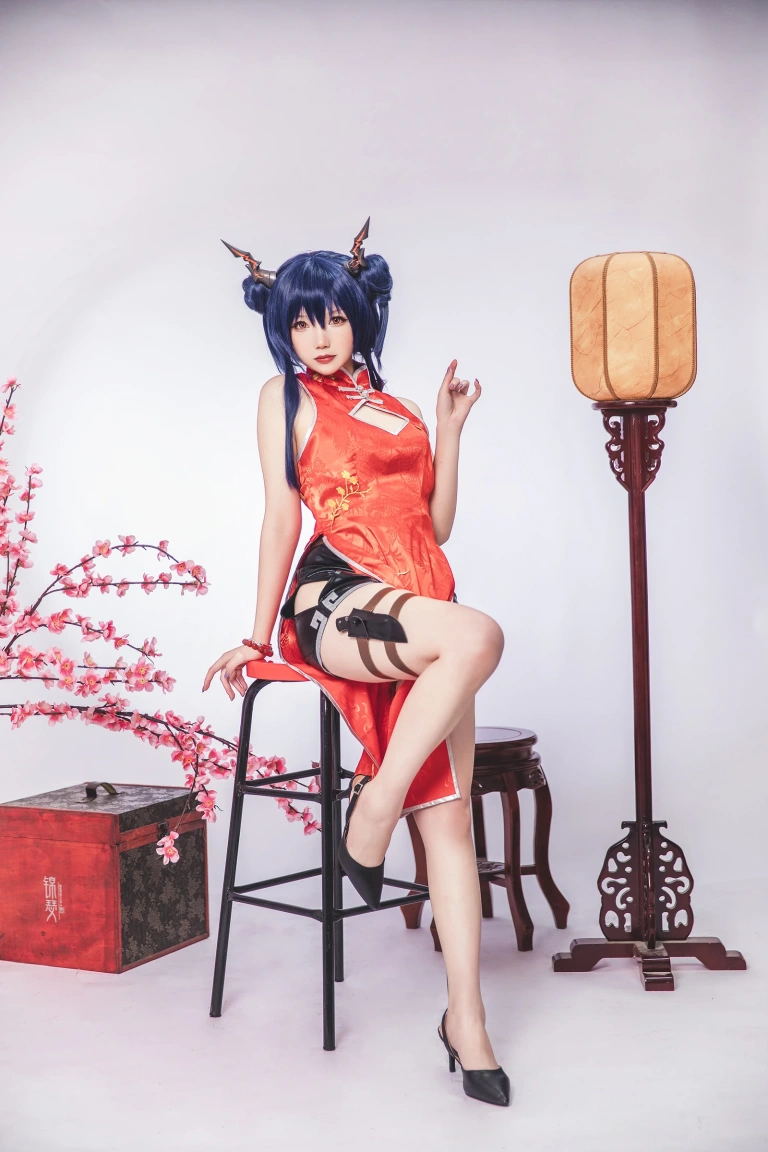 雪晴Astra《写真Vol.14 明日方舟 陈 旗袍》主题写真：18张全套美图