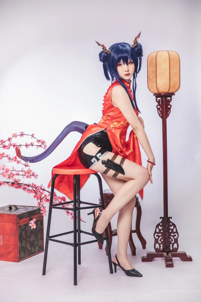雪晴Astra《写真Vol.14 明日方舟 陈 旗袍》主题写真：18张全套美图