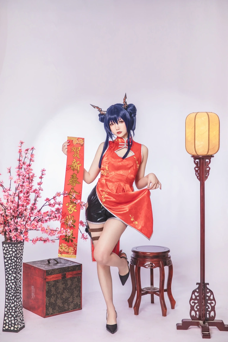 雪晴Astra《写真Vol.14 明日方舟 陈 旗袍》主题写真：18张全套美图