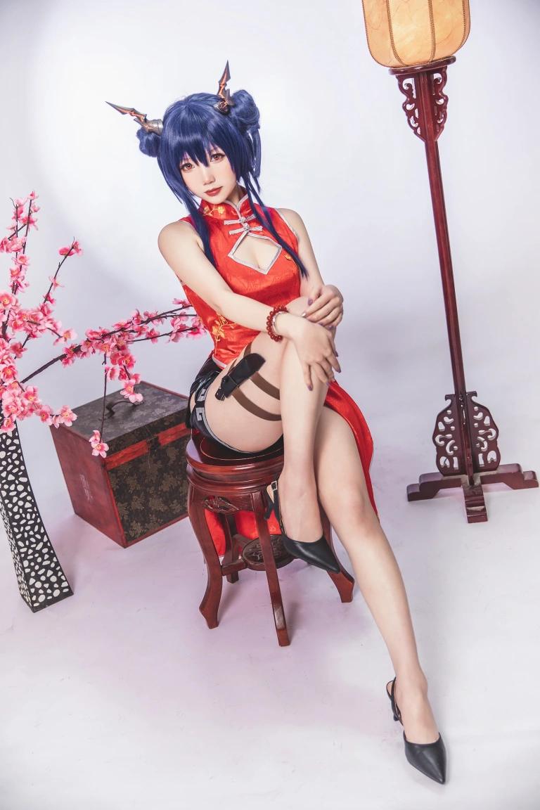 雪晴Astra《写真Vol.14 明日方舟 陈 旗袍》主题写真：18张全套美图