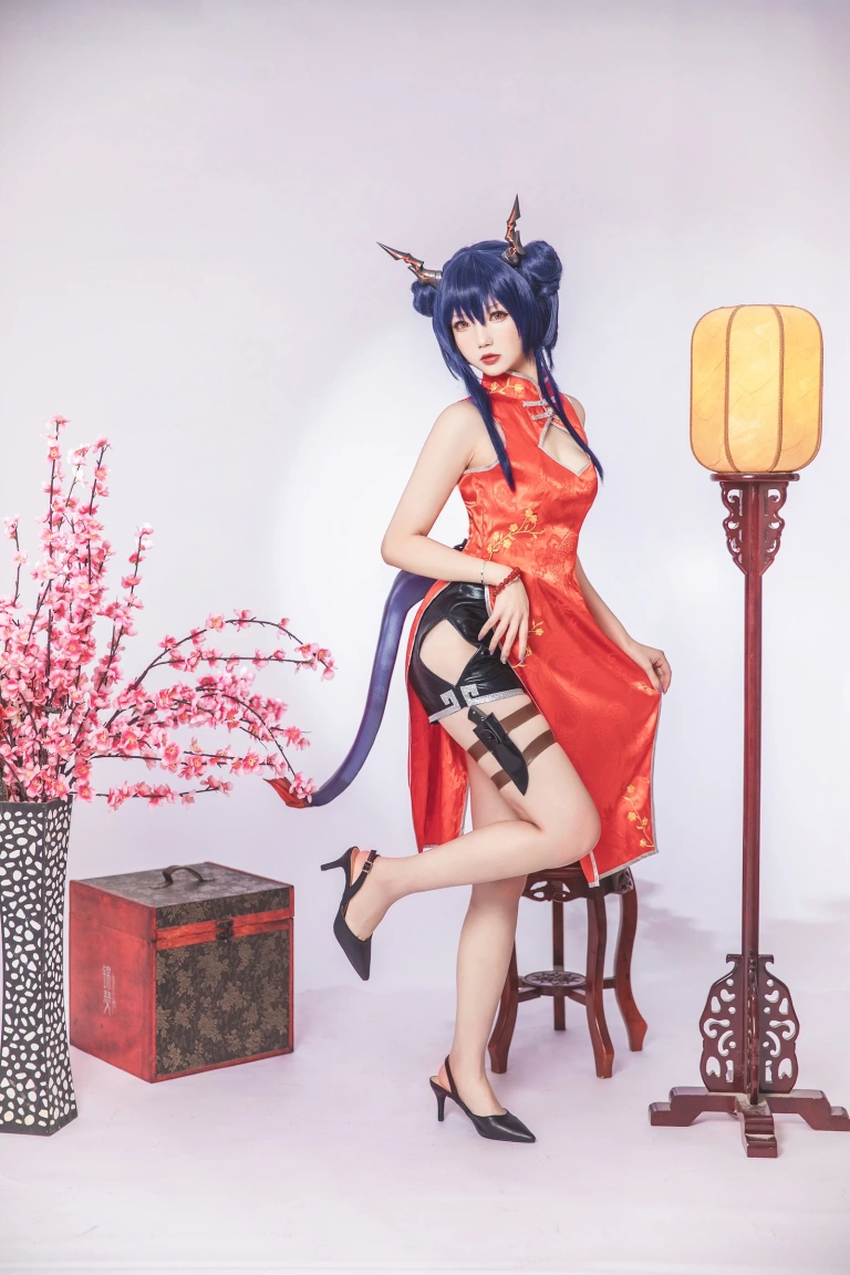 雪晴Astra《写真Vol.14 明日方舟 陈 旗袍》主题写真：18张全套美图