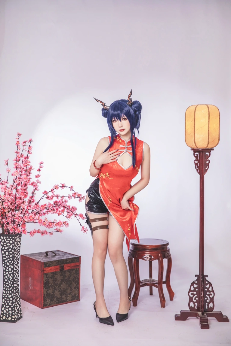 雪晴Astra《写真Vol.14 明日方舟 陈 旗袍》主题写真：18张全套美图