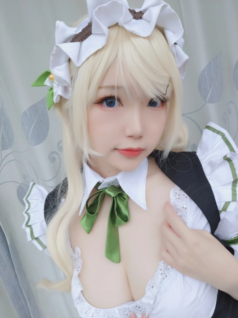 雪晴Astra《自撮りVol.15 Grainne Draser 女仆》主题写真：49张全套美图