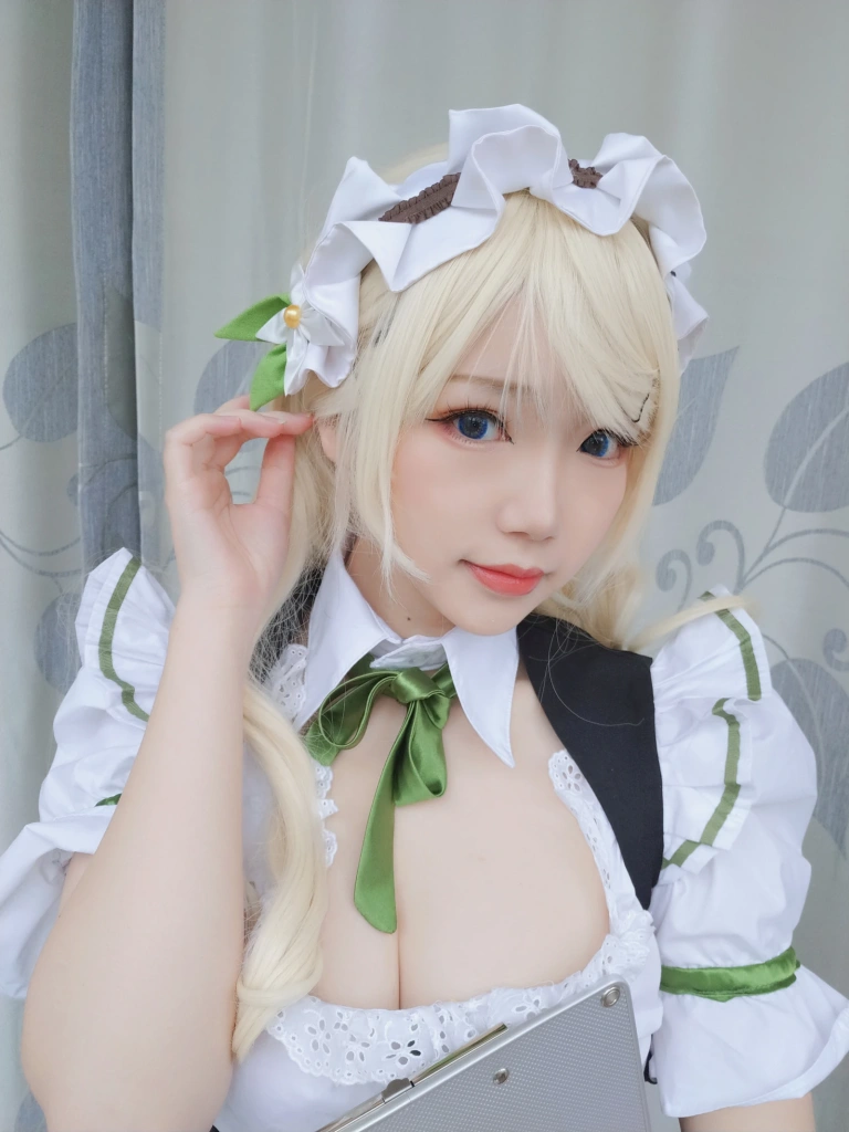 雪晴Astra《自撮りVol.15 Grainne Draser 女仆》主题写真：49张全套美图