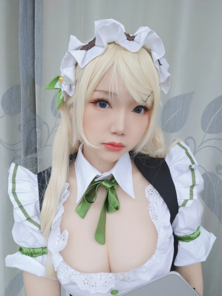 雪晴Astra《自撮りVol.15 Grainne Draser 女仆》主题写真：49张全套美图