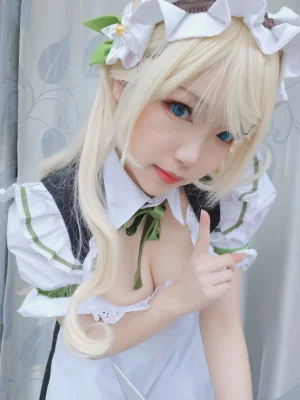 雪晴Astra《自撮りVol.15 Grainne Draser 女仆》主题写真：49张全套美图