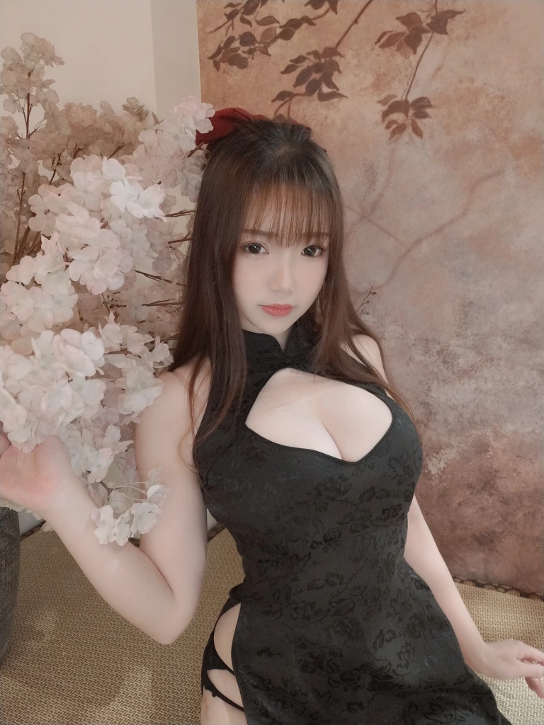 雪晴Astra《自撮りVol.16 旗袍自拍》主题写真：50张全套美图，含1个视频