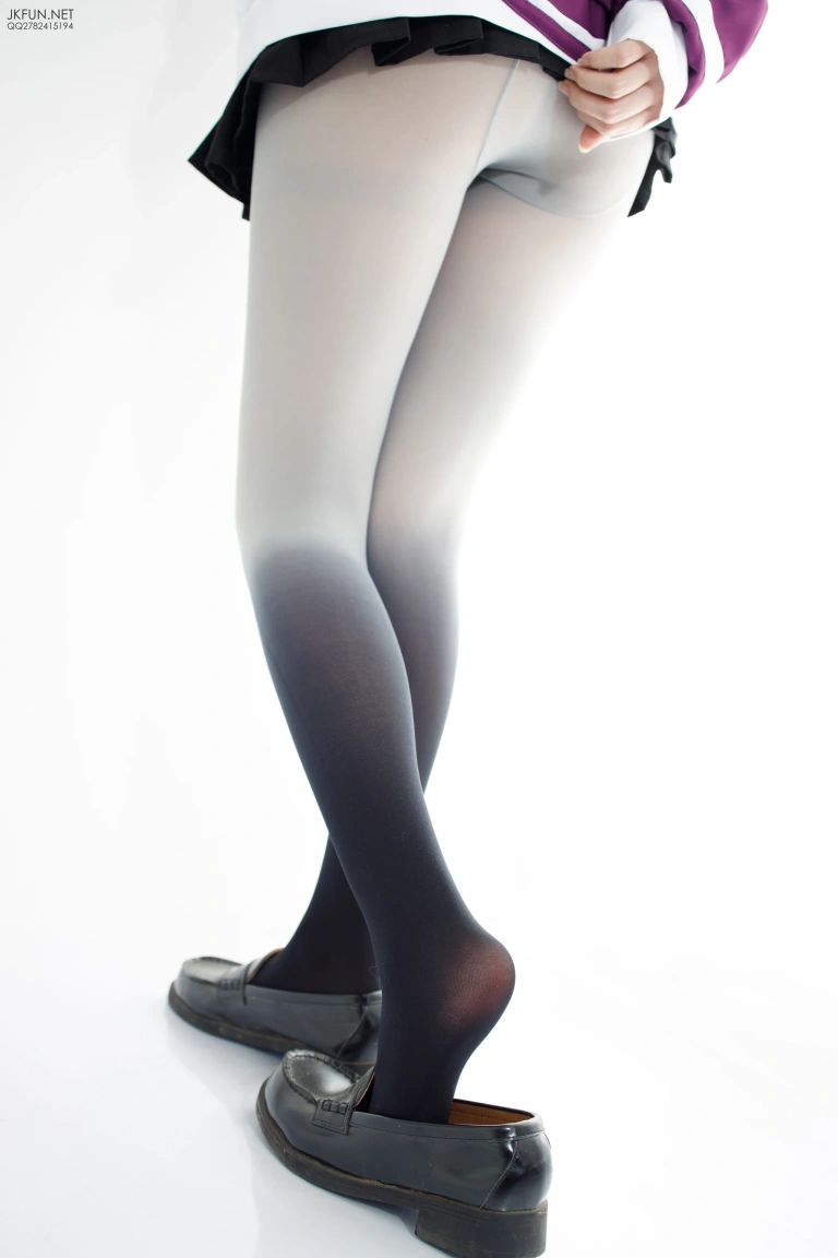 雪晴Astra《写真Vol.17（JKFUN-004）SSSS.GRIDMAN 新条茜》主题写真：124张全套美图，含1个视频