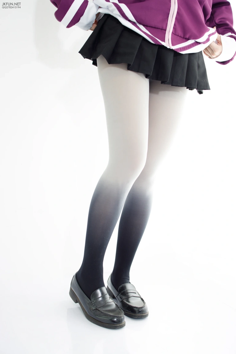 雪晴Astra《写真Vol.17（JKFUN-004）SSSS.GRIDMAN 新条茜》主题写真：124张全套美图，含1个视频