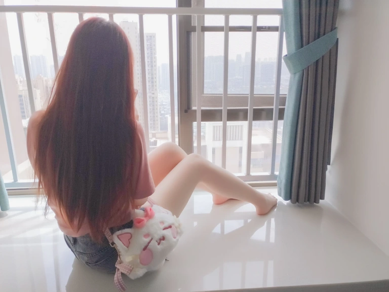 雪晴Astra《自撮りVol.21 美腿美足美臀》主题写真：178张全套美图，含2个视频
