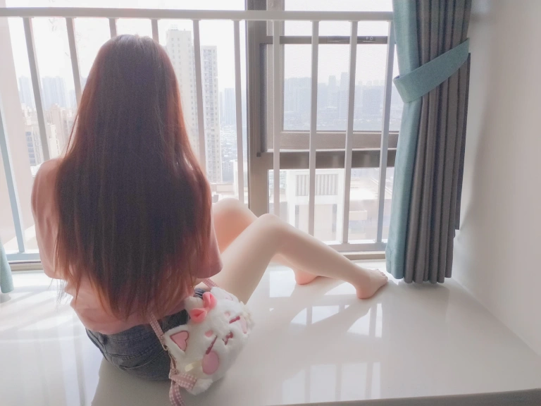 雪晴Astra《自撮りVol.21 美腿美足美臀》主题写真：178张全套美图，含2个视频