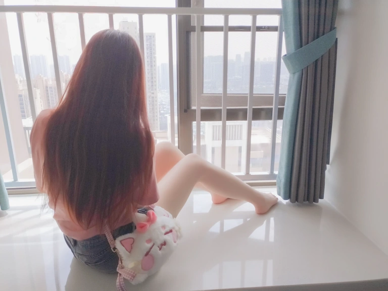 雪晴Astra《自撮りVol.21 美腿美足美臀》主题写真：178张全套美图，含2个视频