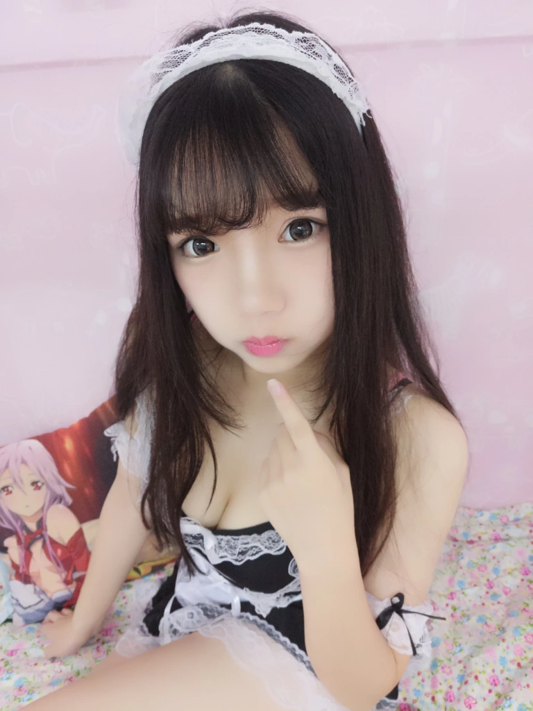 雪晴Astra《小女仆》主题写真：14张全套美图
