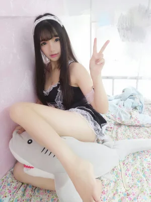 雪晴Astra《小女仆》主题写真：14张全套美图