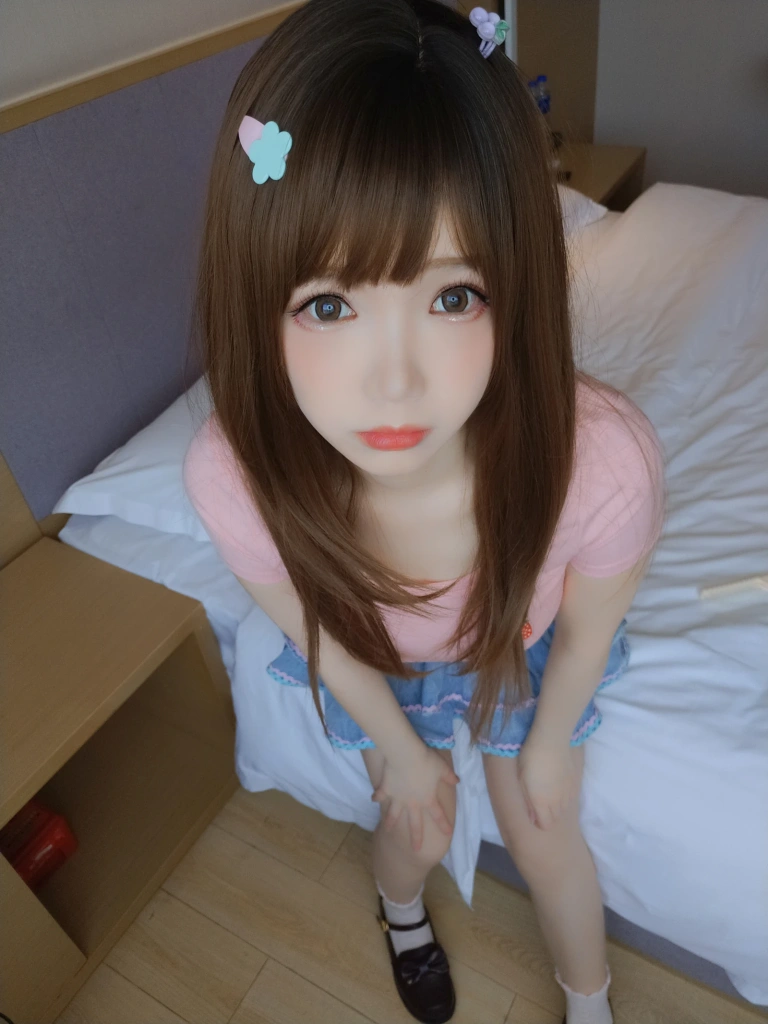 雪晴Astra《短裙妹妹》主题写真：140张全套美图，含10个视频