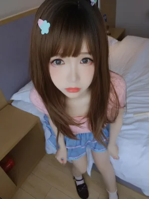 雪晴Astra《短裙妹妹》主题写真：140张全套美图，含10个视频