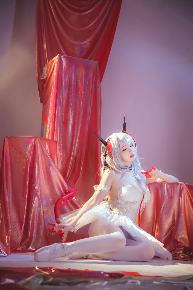 雪晴Astra《明日方舟 W芭蕾》主题写真：80张全套美图