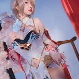 雪晴Astra《崩坏3 丽塔·浣溪沙旗袍》主题写真：56张全套美图