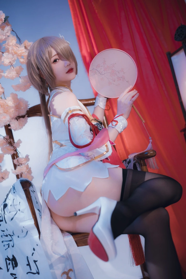 雪晴Astra《崩坏3 丽塔·浣溪沙旗袍》主题写真：56张全套美图