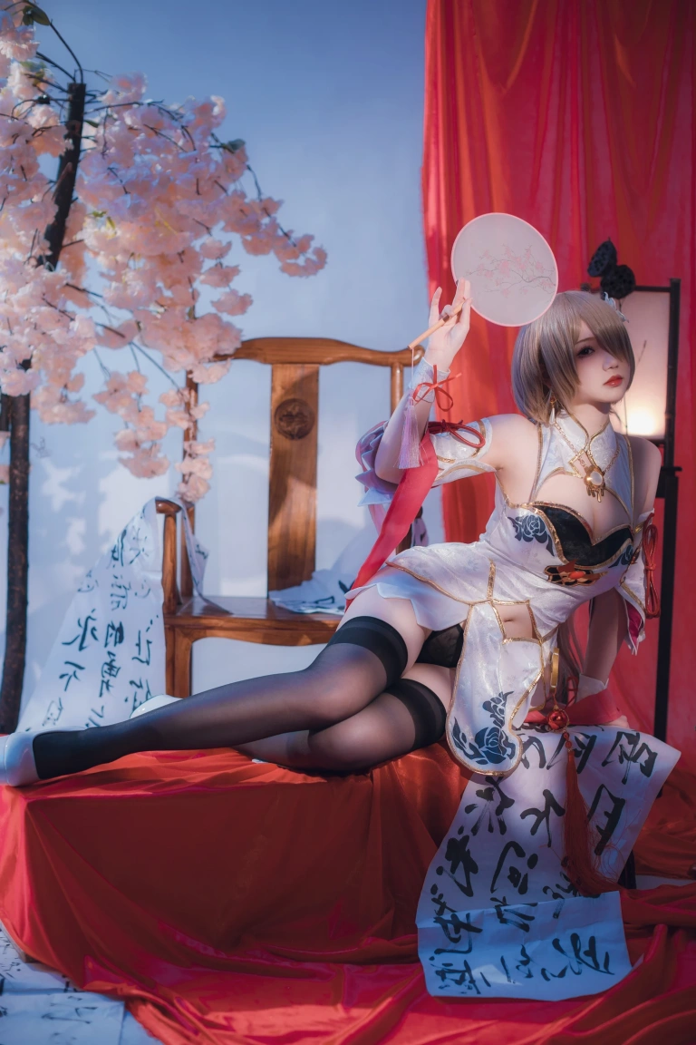 雪晴Astra《崩坏3 丽塔·浣溪沙旗袍》主题写真：56张全套美图