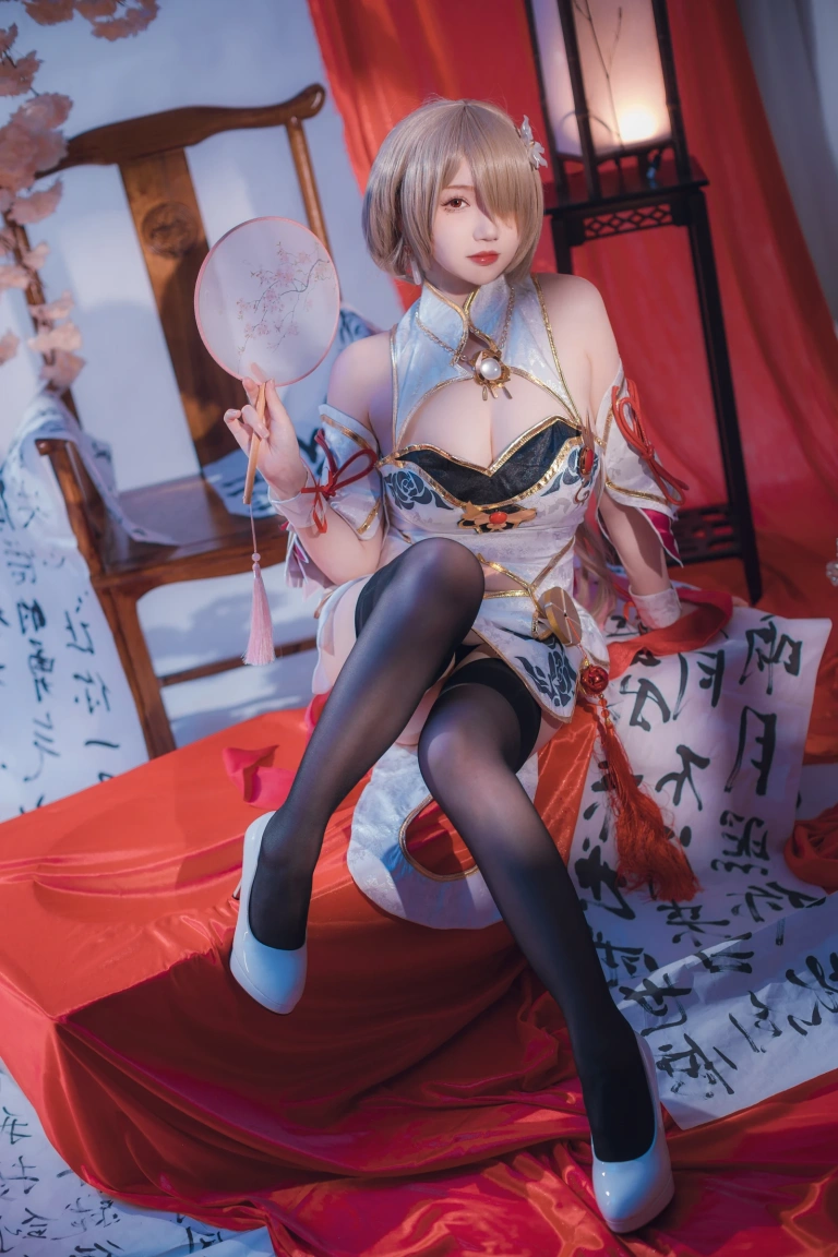 雪晴Astra《崩坏3 丽塔·浣溪沙旗袍》主题写真：56张全套美图