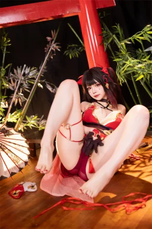 雪晴Astra《崩坏 星穹铁道 花火》主题写真：78张全套美图，含3个视频
