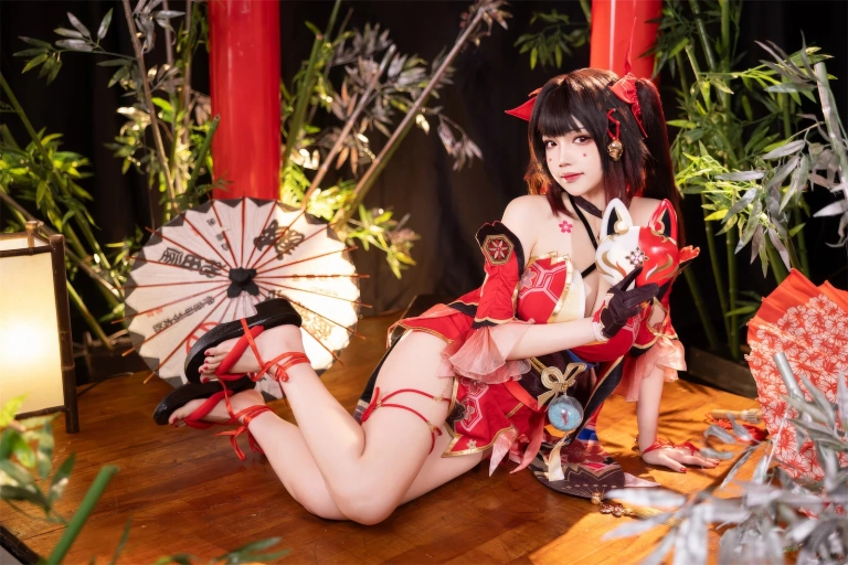 雪晴Astra《崩坏 星穹铁道 花火》主题写真：78张全套美图，含3个视频