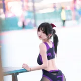 雪晴Astra《紫色恶魔竞泳》主题写真：50张全套美图