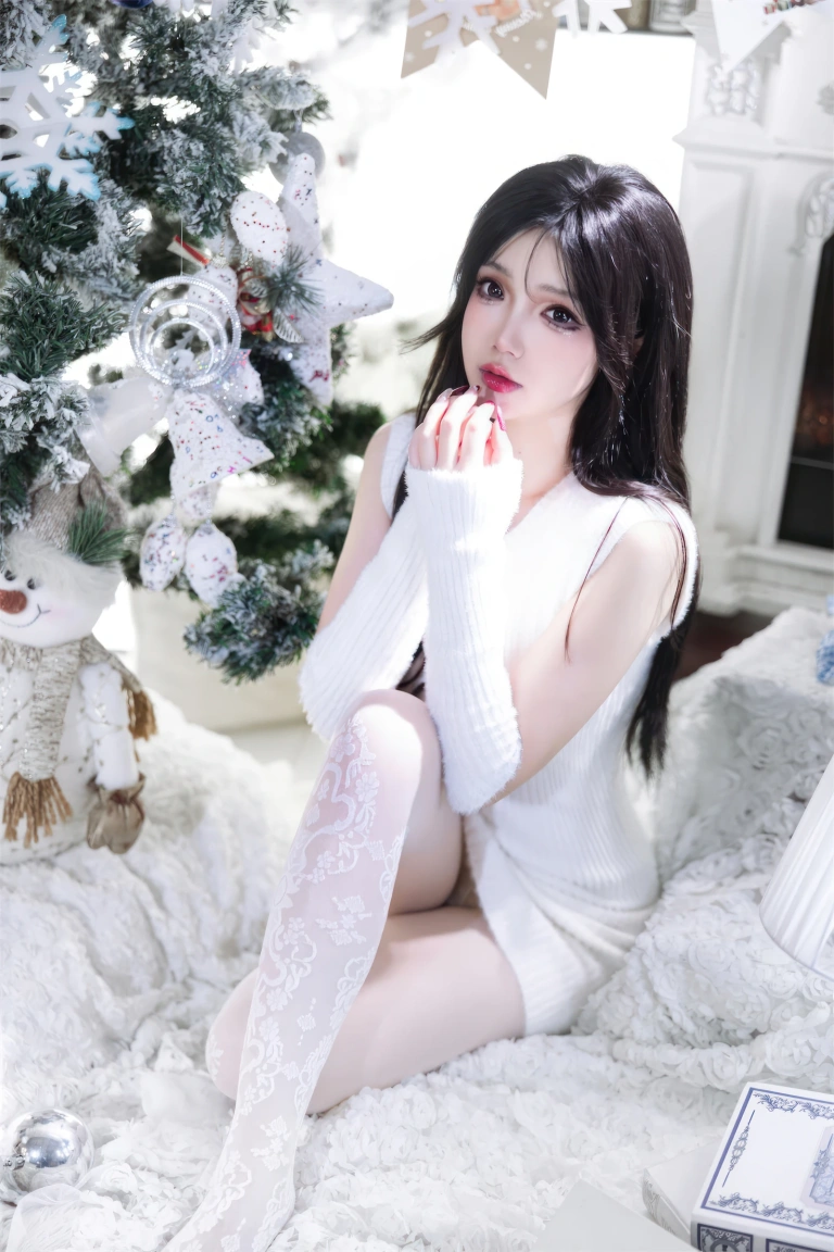 雪晴Astra《圣诞节 白雪》主题写真：123张全套美图，含2个视频