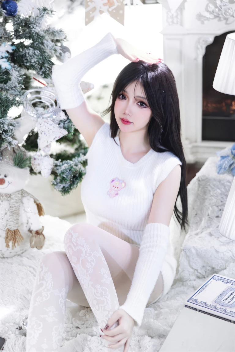 雪晴Astra《圣诞节 白雪》主题写真：123张全套美图，含2个视频