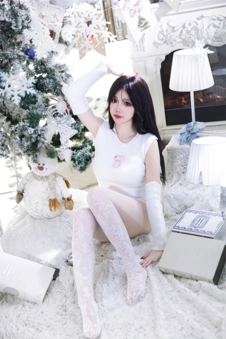 雪晴Astra《圣诞节 白雪》主题写真：123张全套美图，含2个视频