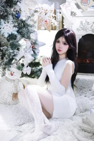 雪晴Astra《圣诞节 白雪》主题写真：123张全套美图，含2个视频