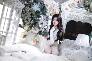雪晴Astra《圣诞节 白雪》主题写真：123张全套美图，含2个视频