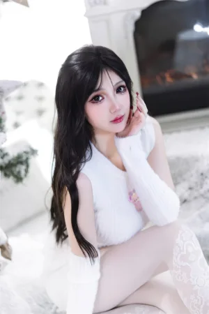 雪晴Astra《圣诞节 白雪》主题写真：123张全套美图，含2个视频