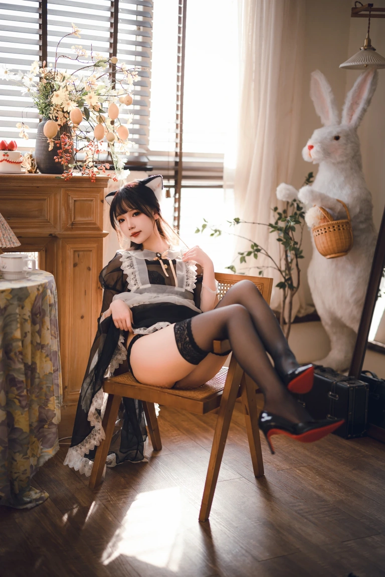 雪晴Astra《2024春季限定 透明女仆》主题写真：71张全套美图，含2个视频
