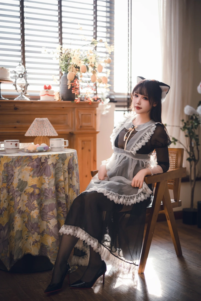 雪晴Astra《2024春季限定 透明女仆》主题写真：71张全套美图，含2个视频