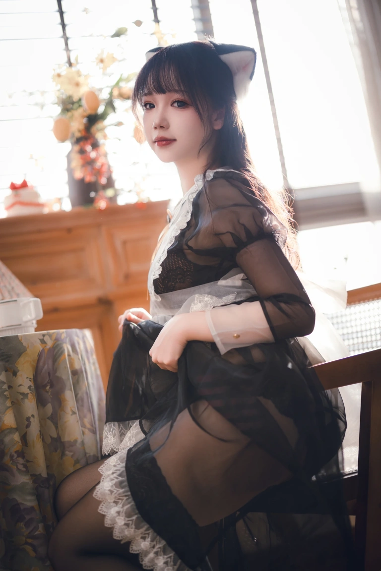 雪晴Astra《2024春季限定 透明女仆》主题写真：71张全套美图，含2个视频