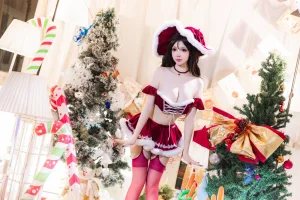 雪晴Astra《2023圣诞节 魔女》主题写真：81张全套美图，含3个视频