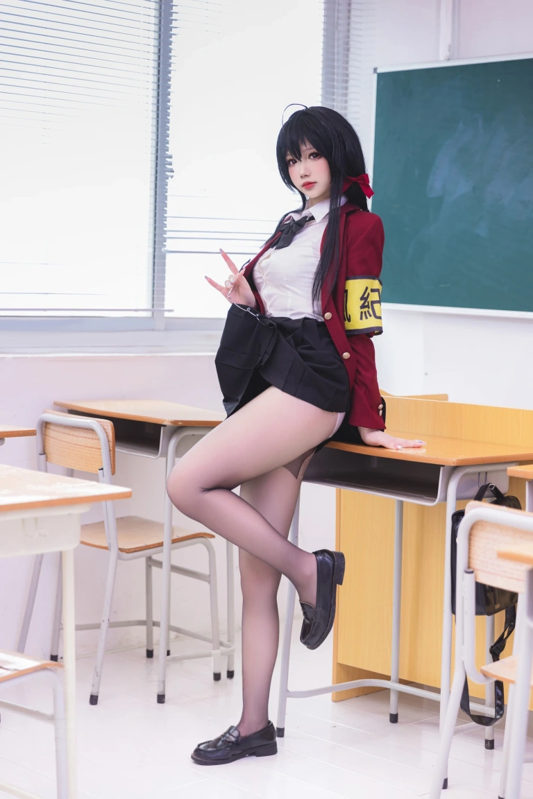 雪晴Astra《碧蓝航线 大凤 风纪委员》主题写真：80张全套美图