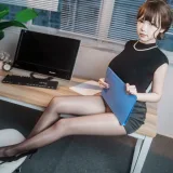 雪晴Astra《年纪不大的上司姐姐》主题写真：70张全套美图，含1个视频
