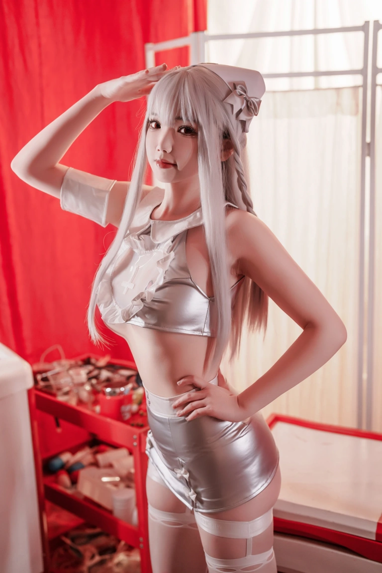 雪晴Astra《银发魔女护士实习日记》主题写真：74张全套美图，含6个视频